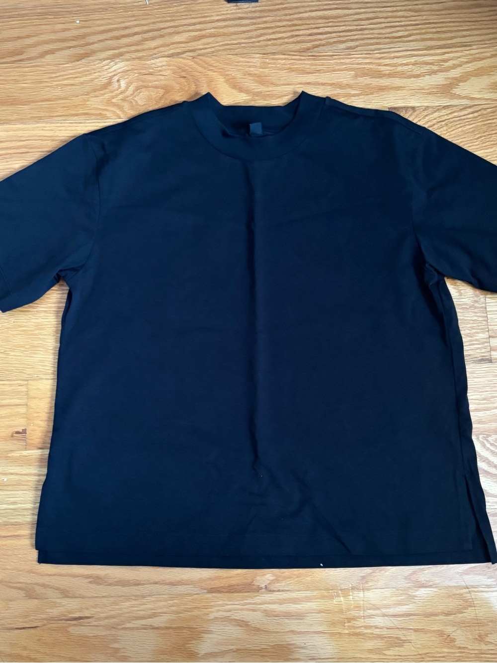 Uniqlo Black Short-Sleeve Crew Neck Tee